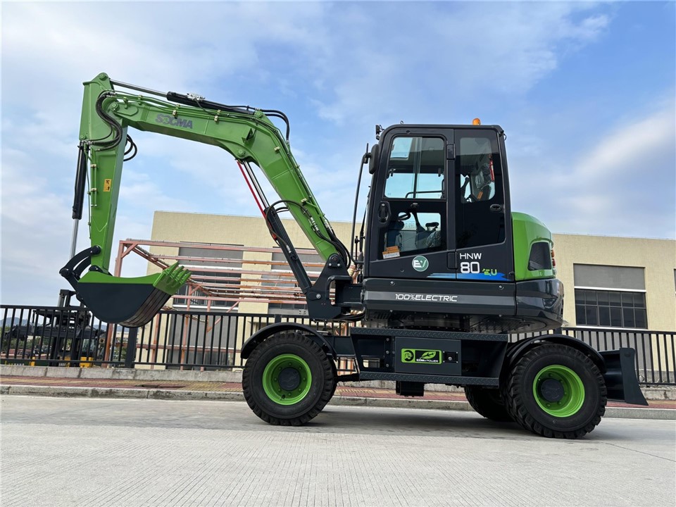 8 Ton Electric Wheel Excavator With Yuchai Engine Operating Weigh