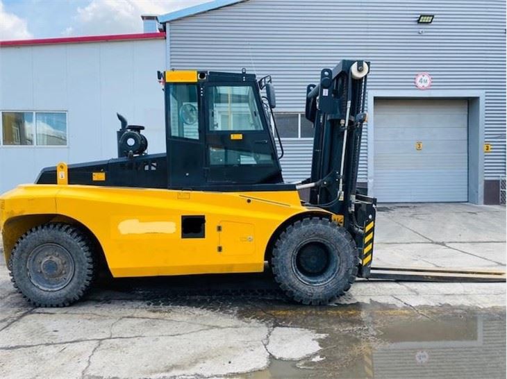 15 TON Forklift Compact Color Yellow